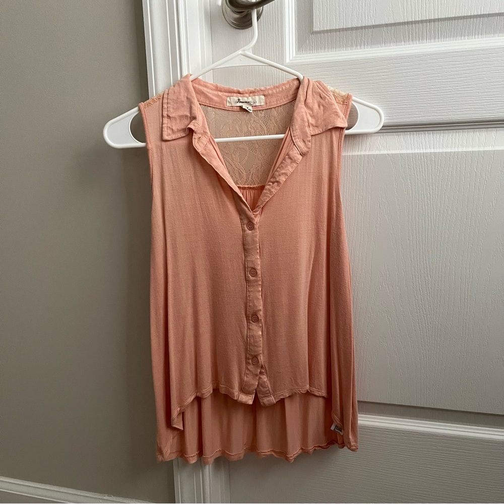 Forever 21 collar sleeveless blouse